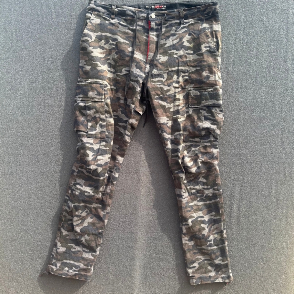 Red Dragon Cargo Pants - Size 36x32